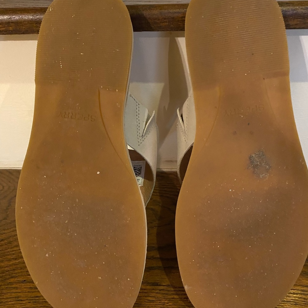 Sperry Slides - Picture 2 of 3